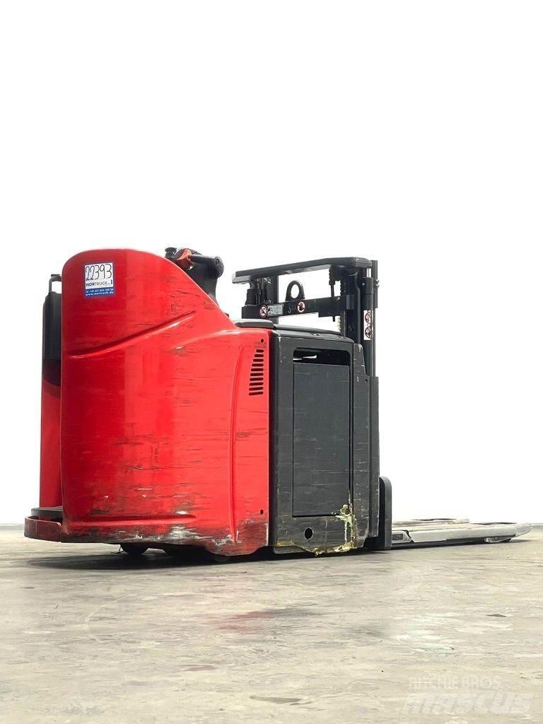 Linde D12HPSP-133 Gerbeur accompagnant
