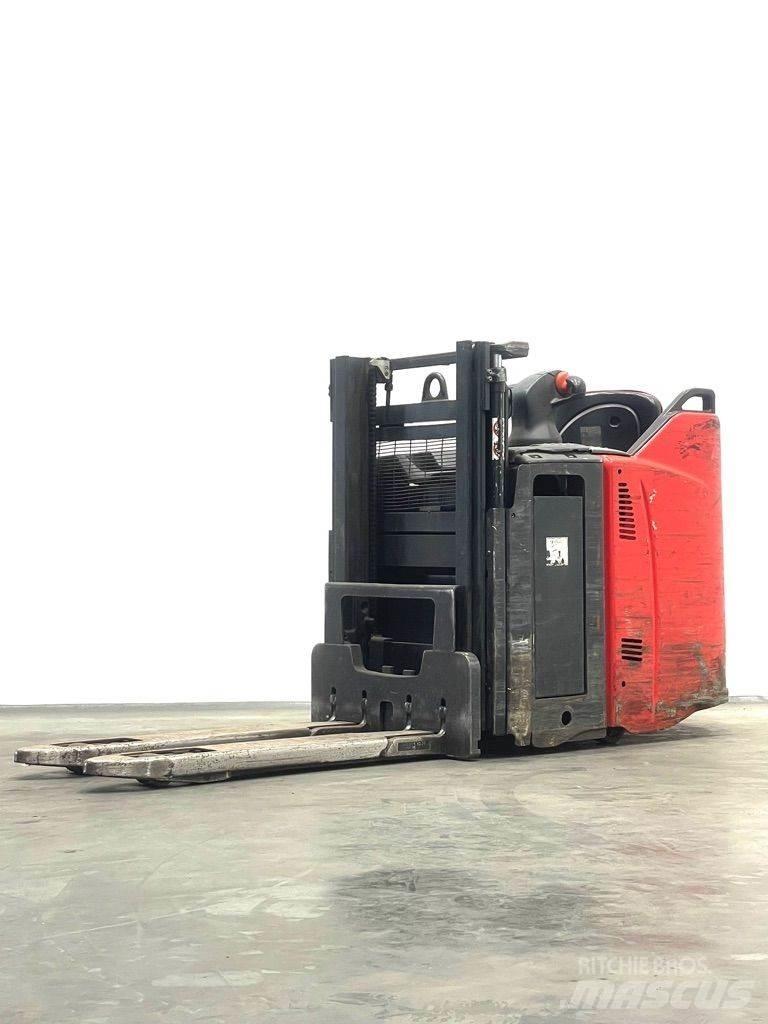 Linde D12HPSP-133 Gerbeur accompagnant