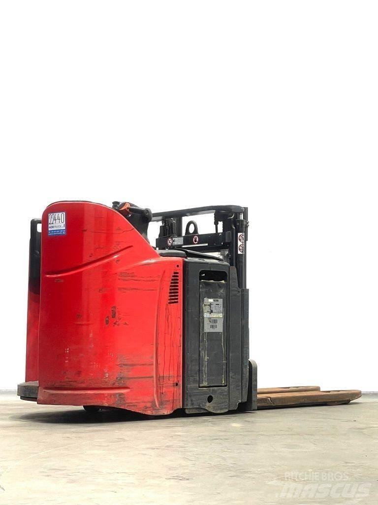 Linde D12HPSP-133 Gerbeur accompagnant