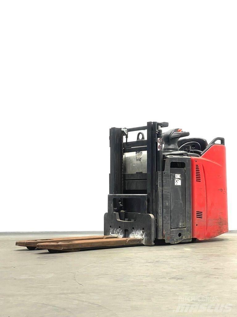 Linde D12HPSP-133 Gerbeur accompagnant