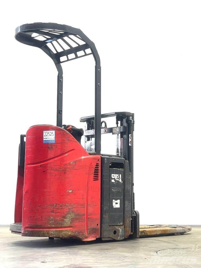 Linde D12HPSP-133 Gerbeur accompagnant