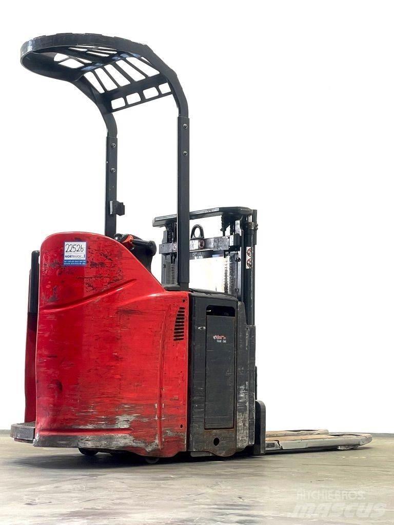 Linde D12HPSP-133 Gerbeur accompagnant