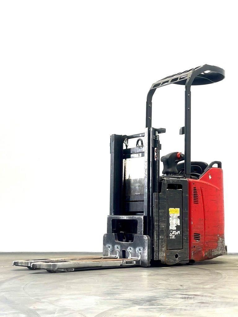 Linde D12HPSP-133 Gerbeur accompagnant