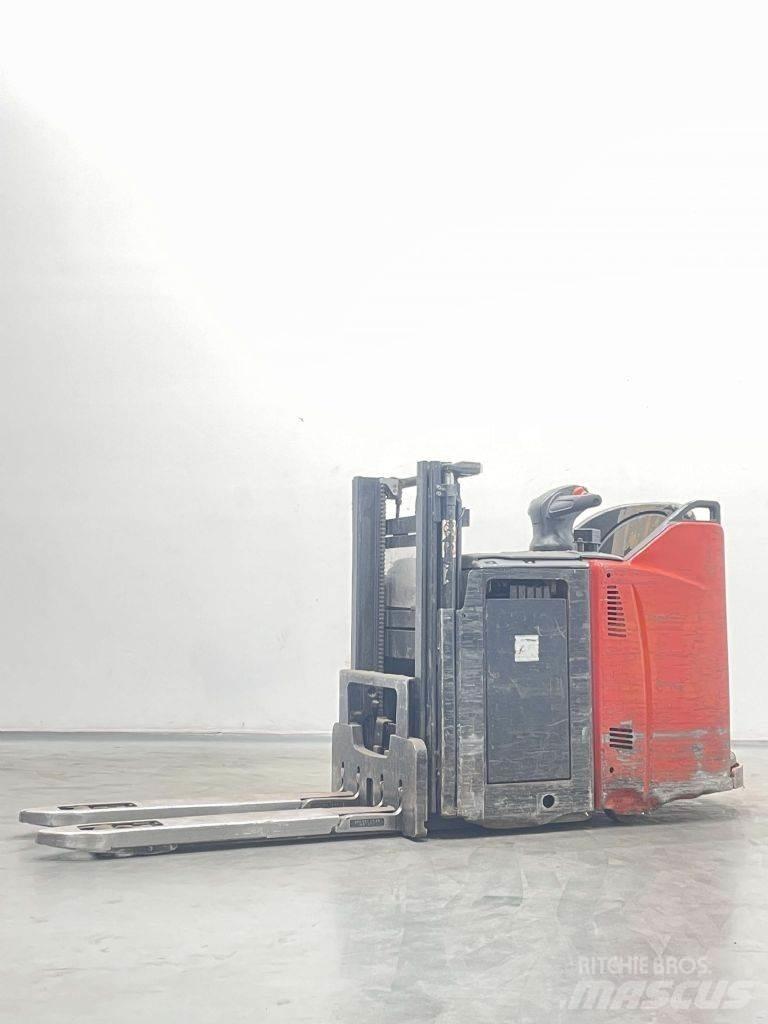 Linde D12HPSP-133 Gerbeur accompagnant