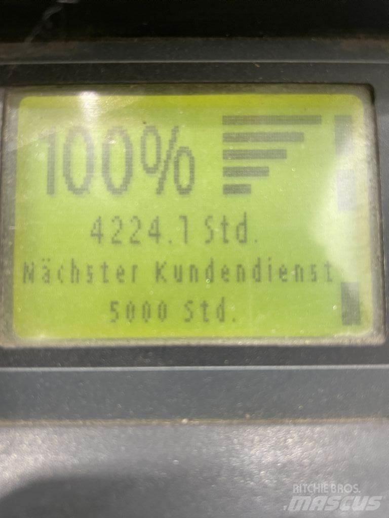Linde D12HPSP-133 Gerbeur accompagnant