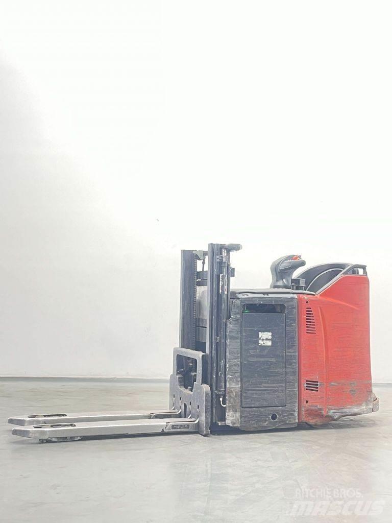Linde D12HPSP-133 Gerbeur accompagnant