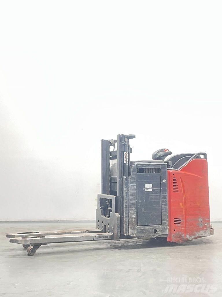 Linde D12HPSP-133 Gerbeur accompagnant