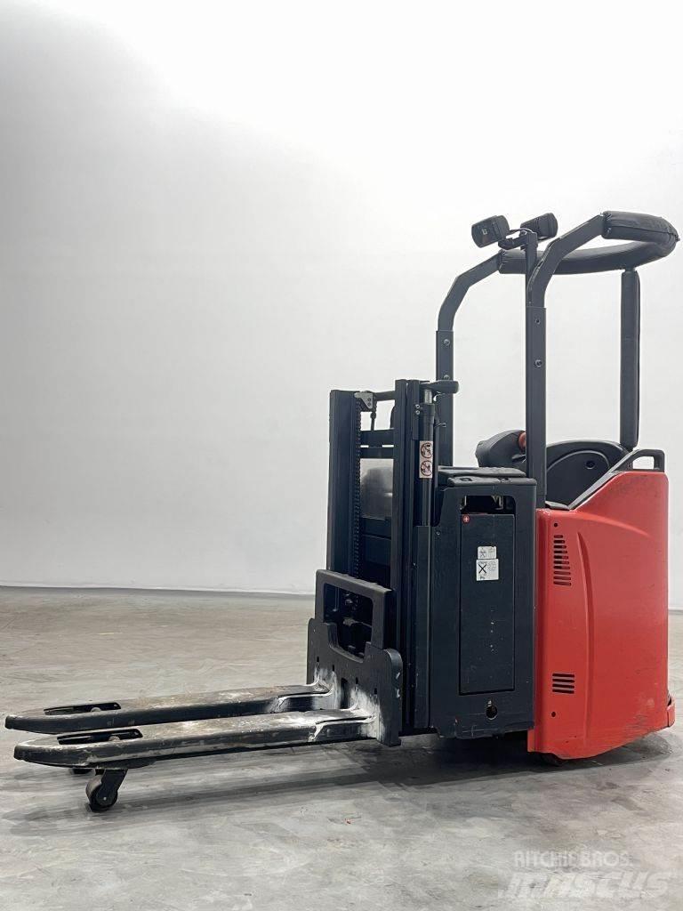 Linde D12SP-133 Gerbeur accompagnant