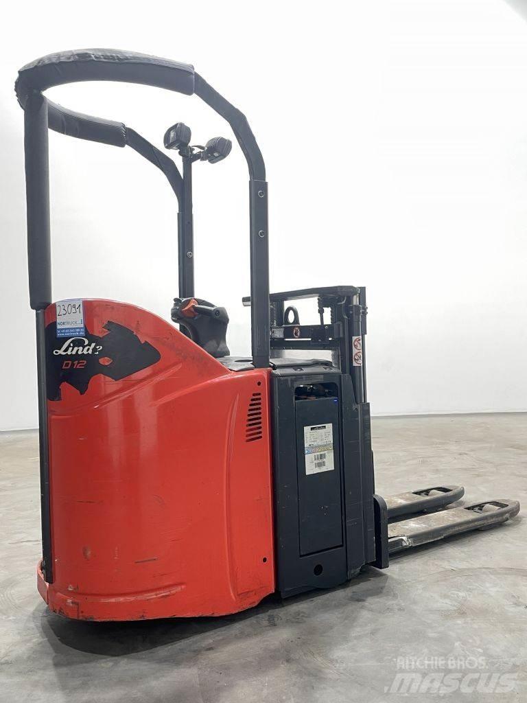 Linde D12SP-133 Gerbeur accompagnant