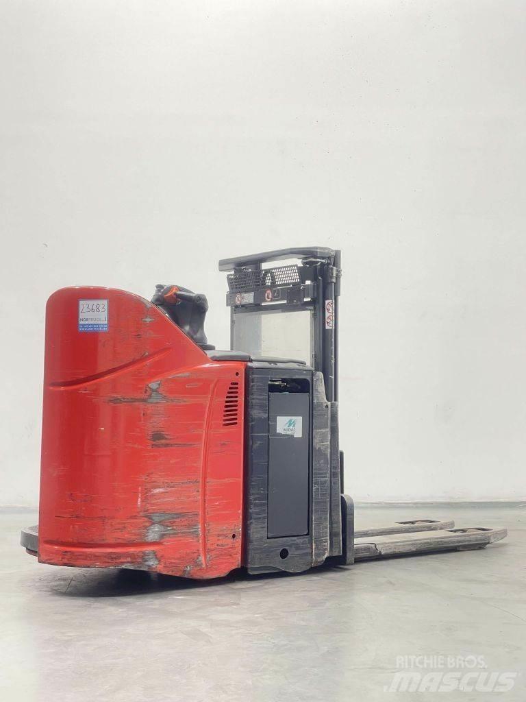Linde D12SP-133 Gerbeur accompagnant