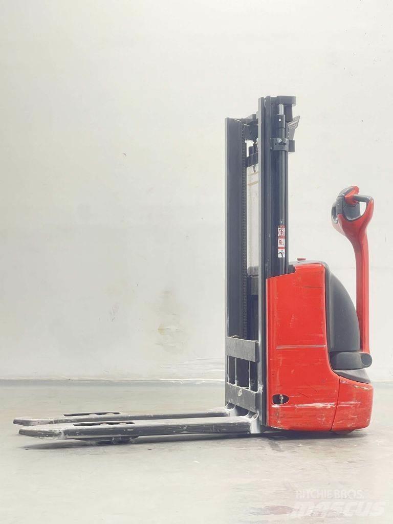 Linde L10B-1172 Gerbeur accompagnant