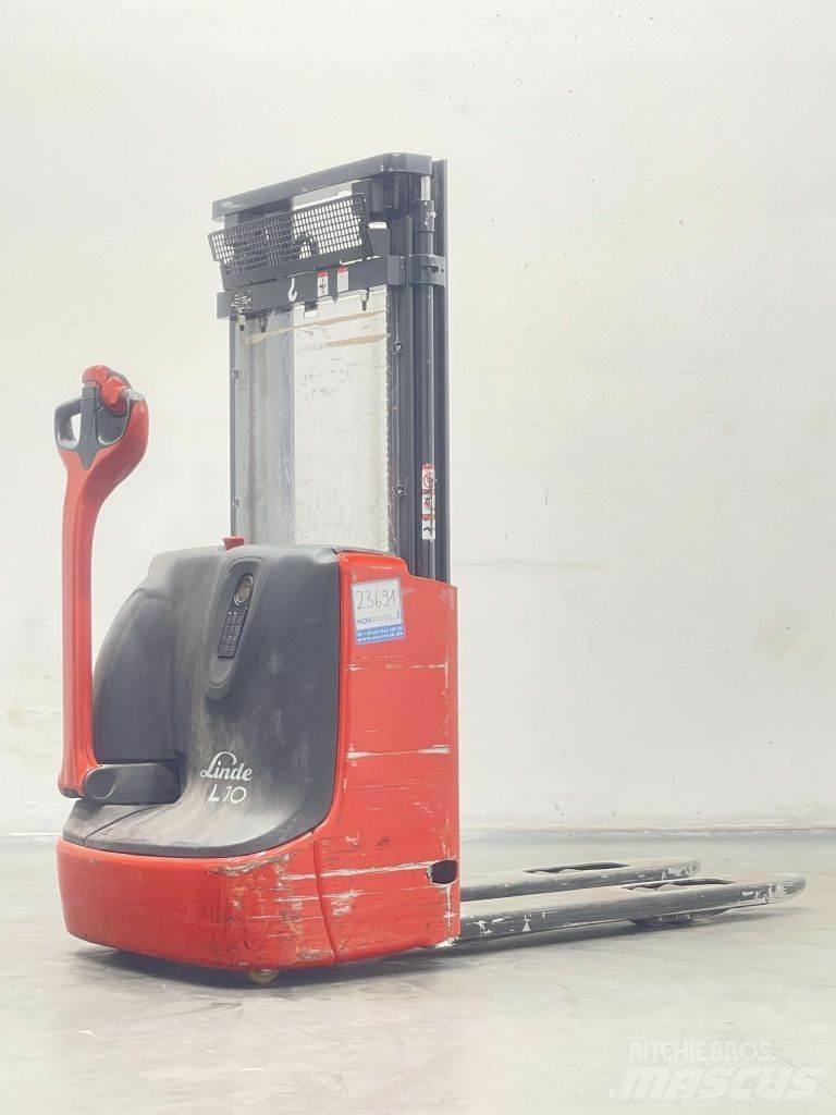 Linde L10B-1172 Gerbeur accompagnant
