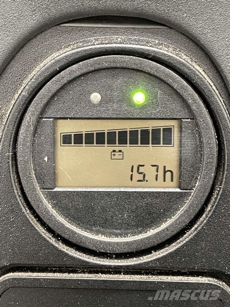 Linde L10B-1172 Gerbeur accompagnant