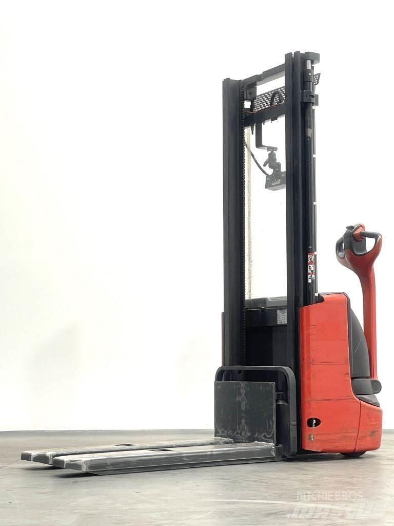 Linde L12 Gerbeur accompagnant