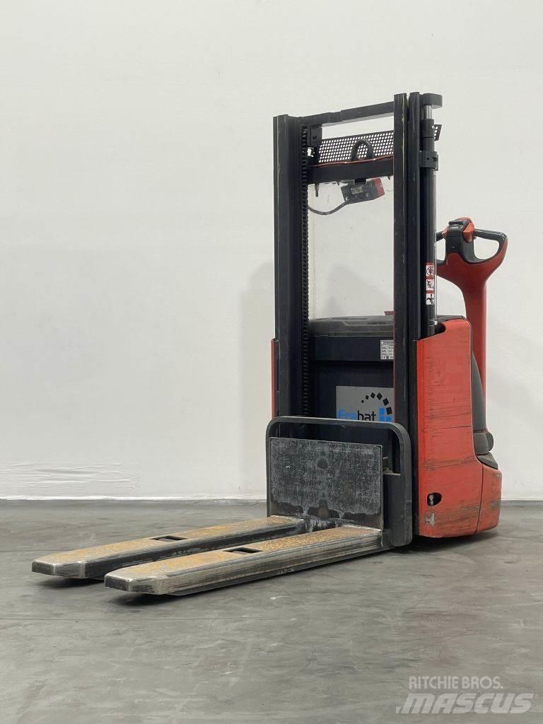 Linde L12 Gerbeur accompagnant