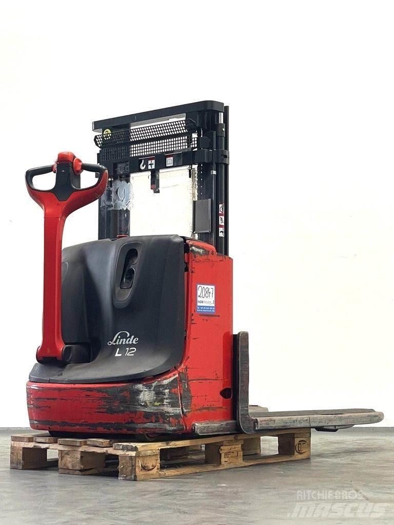 Linde L12-1172 Gerbeur accompagnant