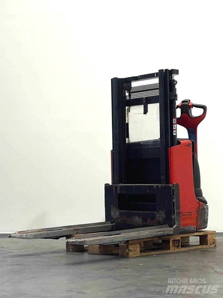 Linde L12-1172 Gerbeur accompagnant