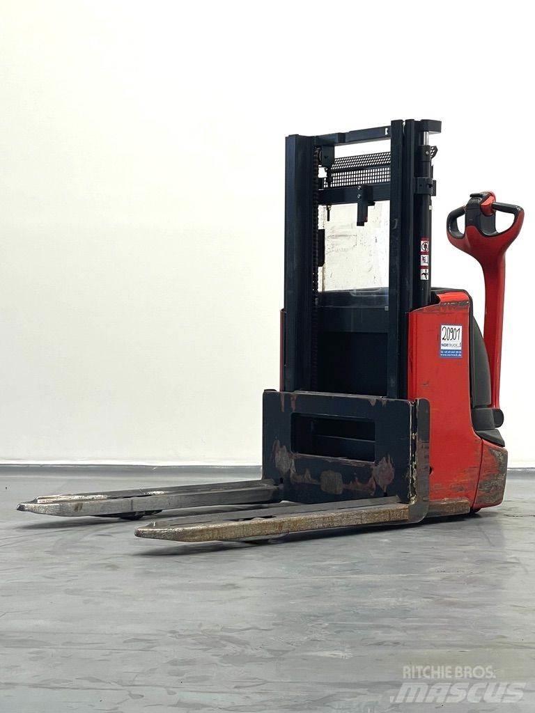 Linde L12-1172 Gerbeur accompagnant
