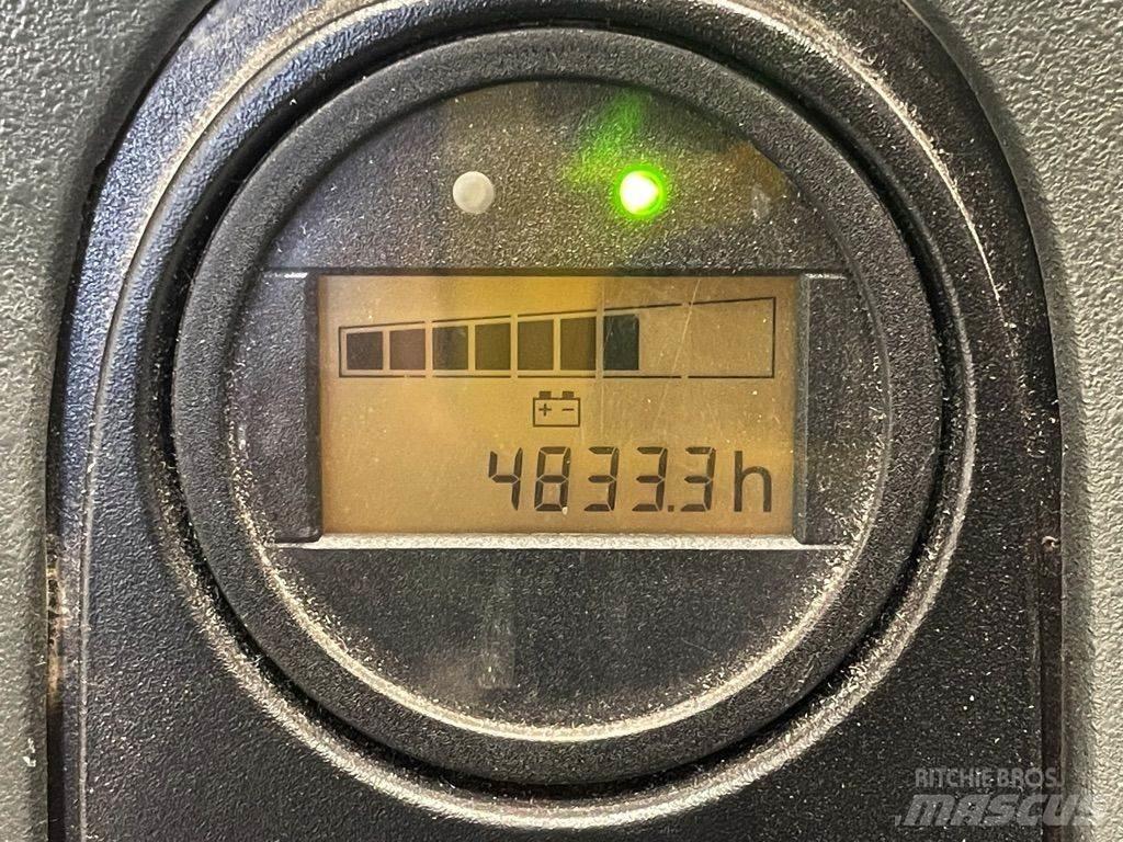Linde L12-1172 Gerbeur accompagnant