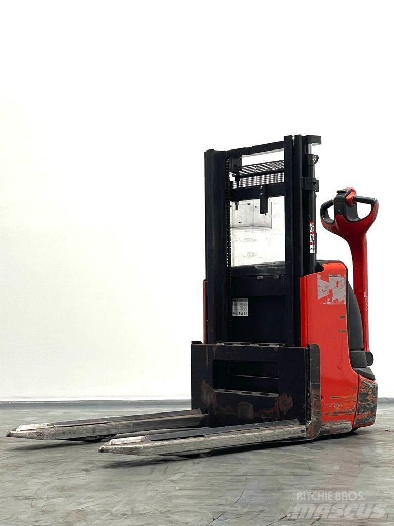 Linde L12-1172 Gerbeur accompagnant