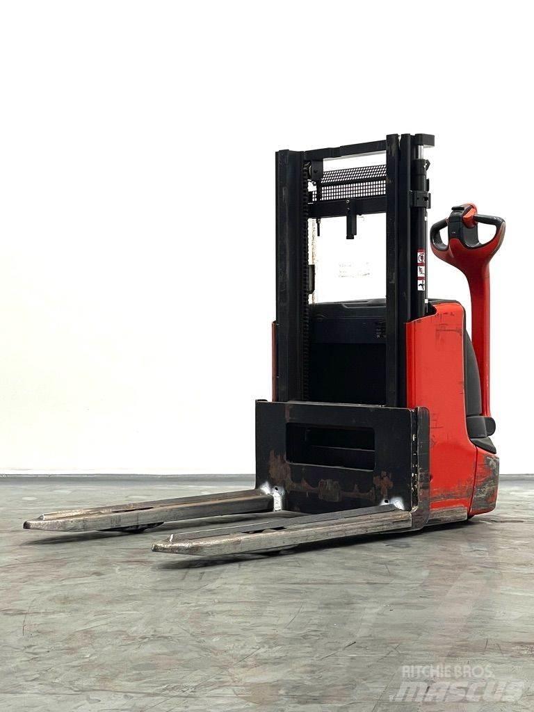 Linde L12-1172 Gerbeur accompagnant