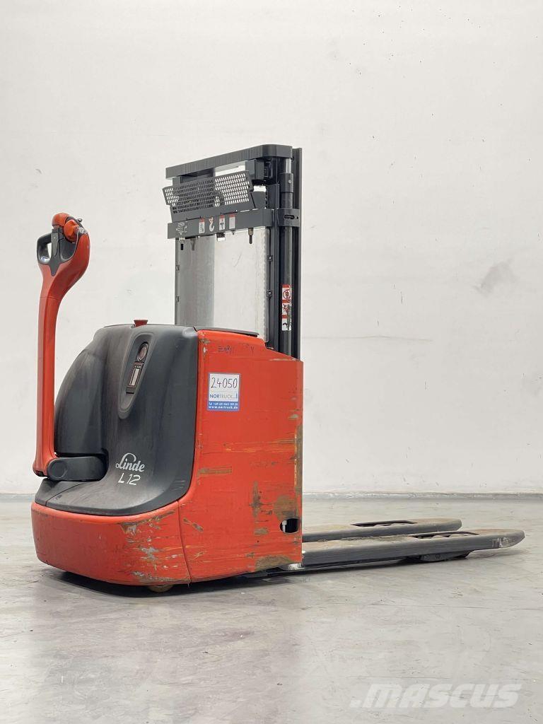 Linde L12i-1172 Gerbeur accompagnant