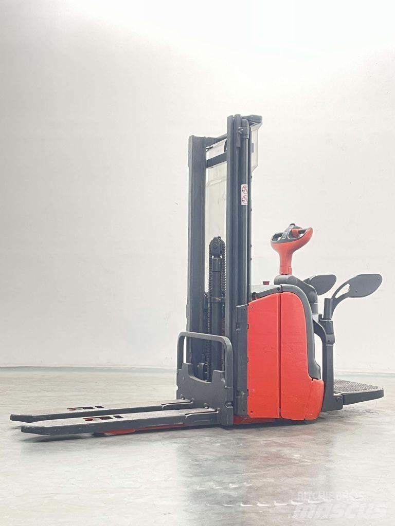 Linde L14AP-372 Gerbeur accompagnant