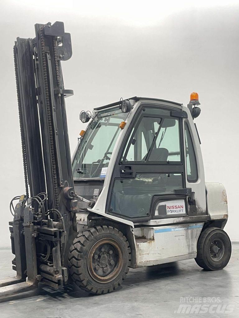 Nissan YG1D2A300 Chariots diesel