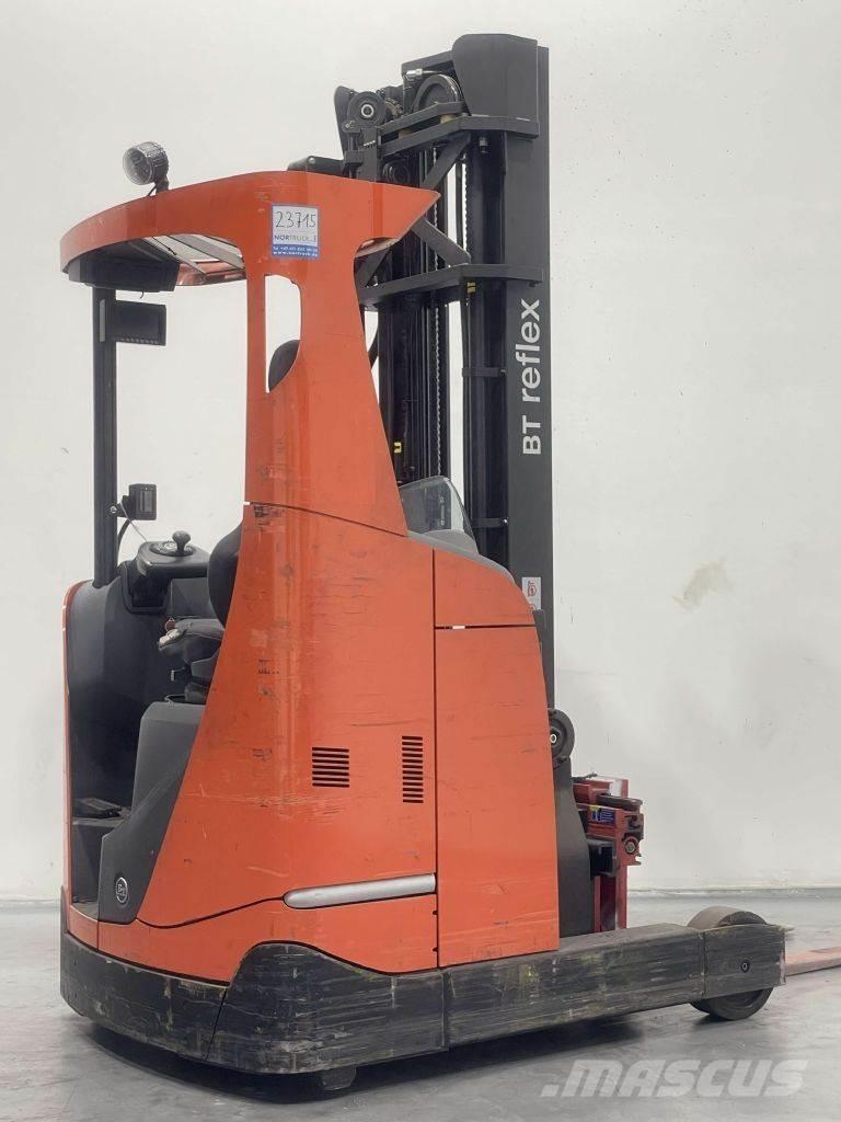 Toyota BT RRE160E Chariot à mât rétractable