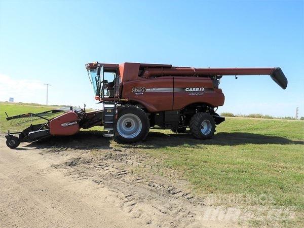 Case IH 8230 Moissonneuse batteuse