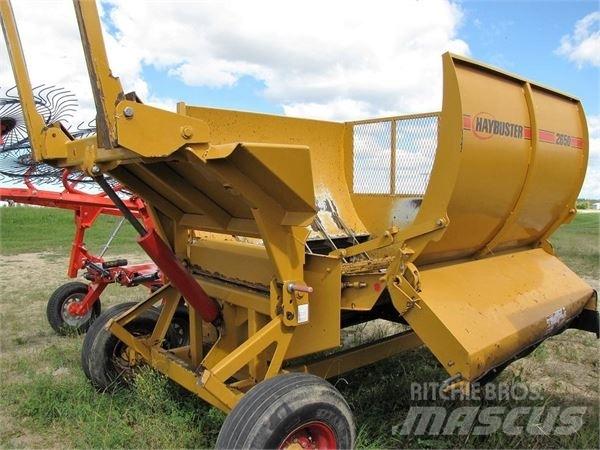 Haybuster 2650 Dérouleuse, pailleuse