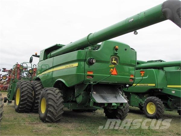 John Deere S680 Moissonneuse batteuse