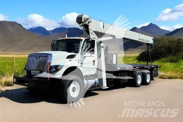 National 800D Camion plateau ridelle avec grue
