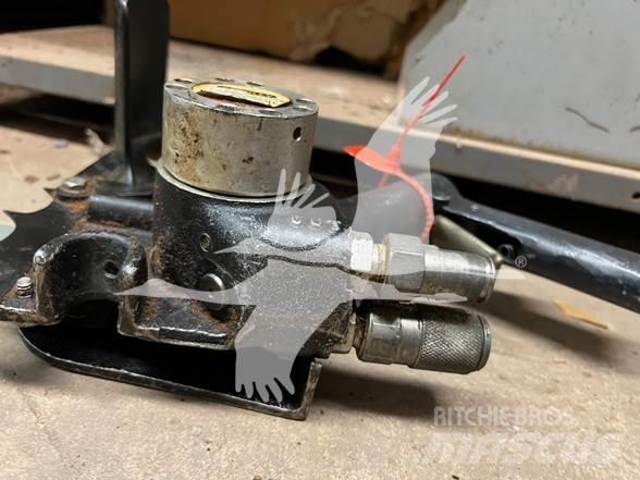 Stanley CS05 Tronçonneuses et scies