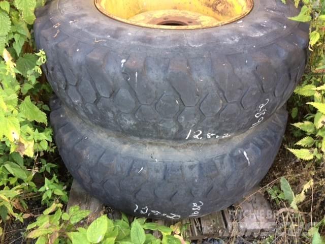  12.5x20 Pneus, roues et jantes
