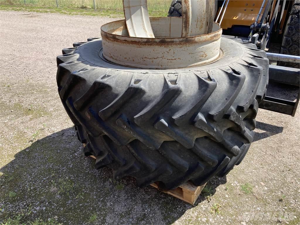  18.4X38 Pneus, roues et jantes