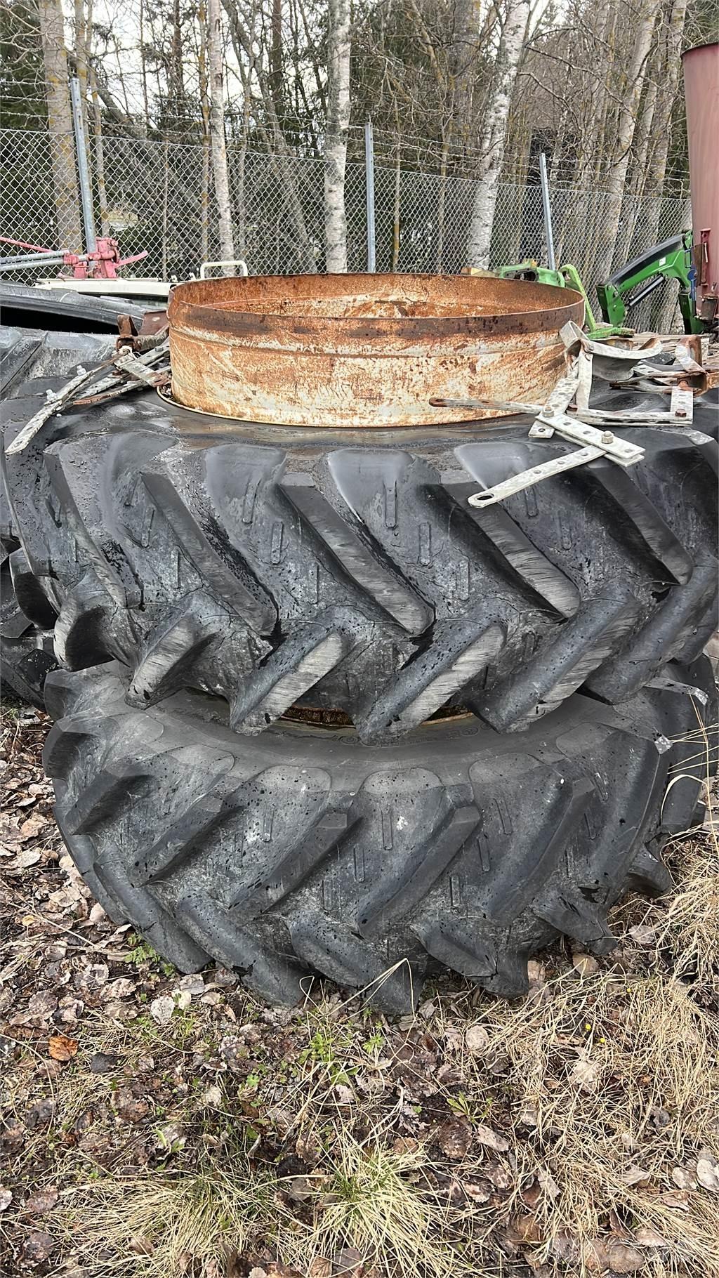  20.8R 38 Pneus, roues et jantes