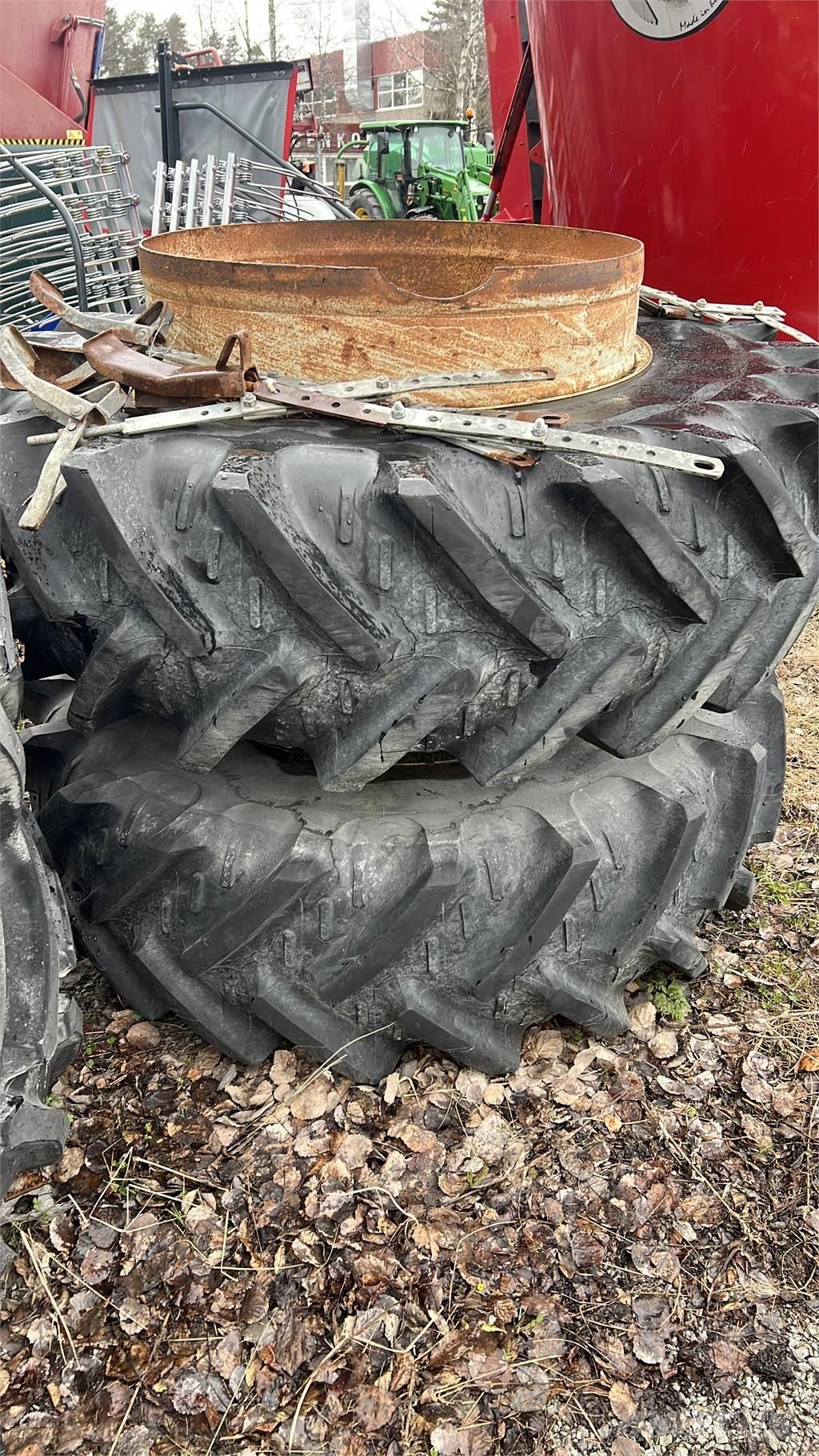  20.8R 38 Pneus, roues et jantes