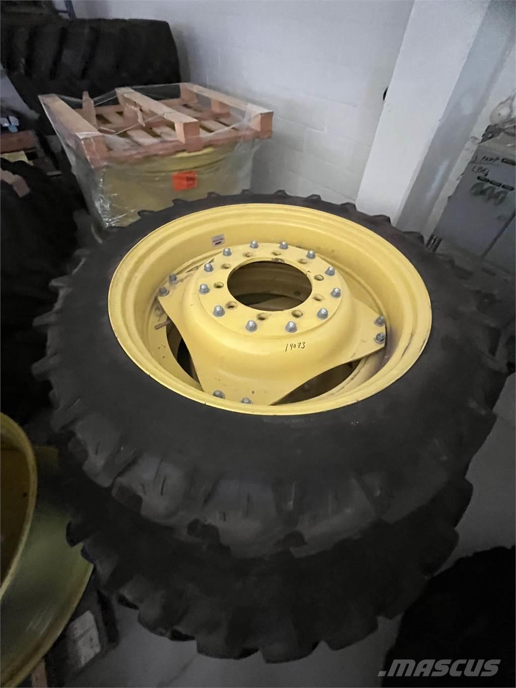  300/95X52 270/95X36 Pneus, roues et jantes
