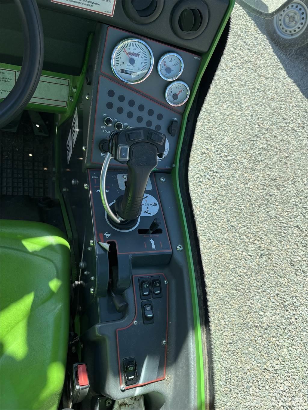 Avant 528 Chargeuse compacte
