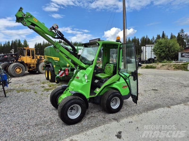 Avant 528 Chargeuse compacte