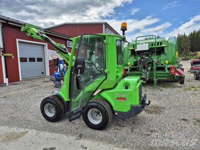 Avant 528 Chargeuse compacte