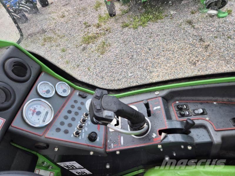 Avant 528 Chargeuse compacte