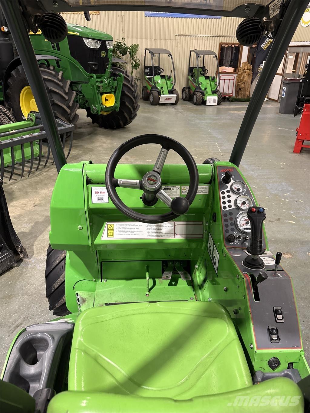 Avant 528 Chargeuse compacte