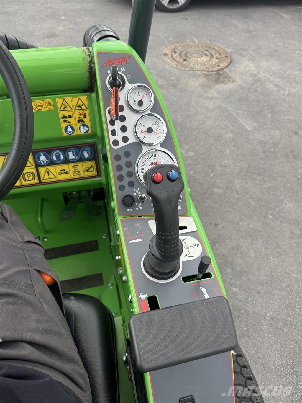 Avant 528 Endast 70h Chargeuse compacte