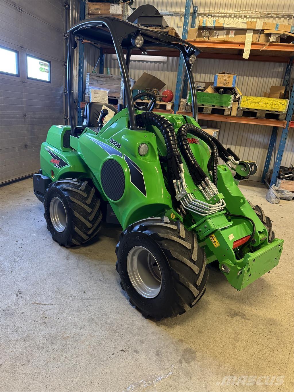 Avant 528 KAMPANJ Chargeuse compacte