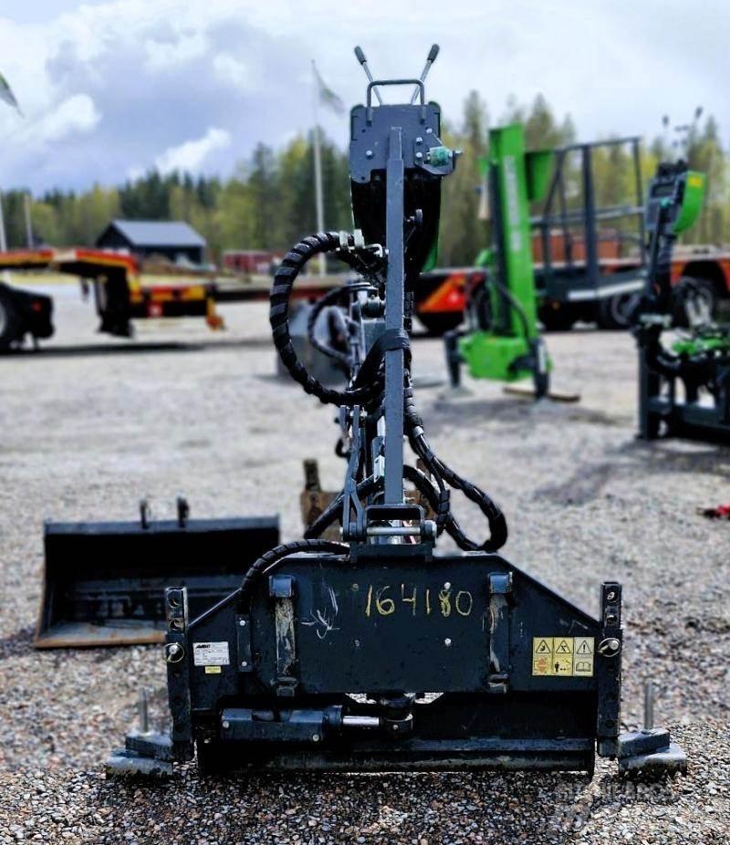 Avant Grävaggregat 210 Chargeuse compacte