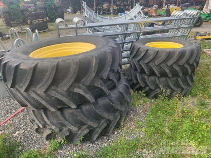 Firestone Däck på fälg Pneus, roues et jantes