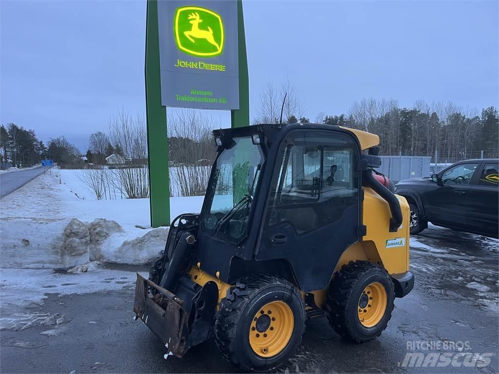 JCB 330 SKID STEER Quad