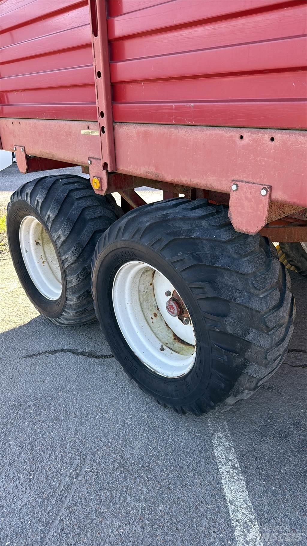 JF ES3500 Autres matériels de fenaison